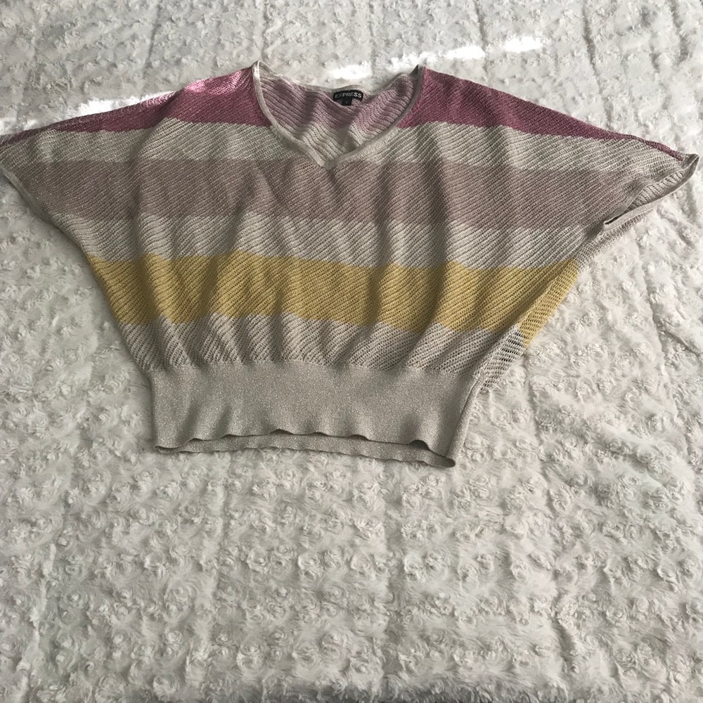 Super cute shirt with shimmery specks in fabric.